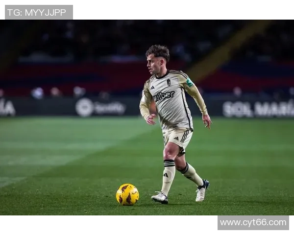 皇马主场大胜格拉纳达,继续领跑西甲积分榜 皇马主场大胜格拉纳达,继续领跑西甲积分榜