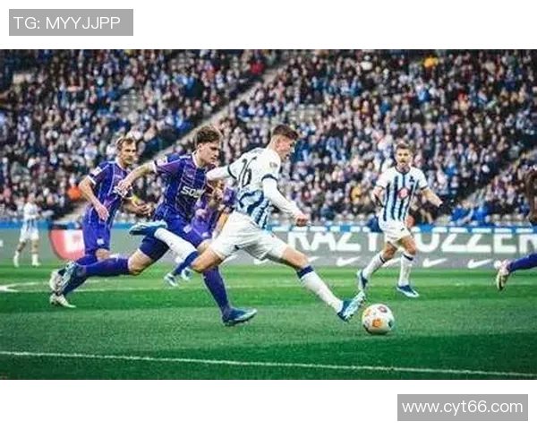 美因茨主场大胜沙尔克04,保级前景一线希望增加 美因茨主场大胜沙尔克04,保级前景一线希望增加